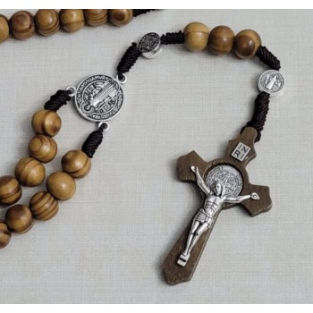 ROSARIO CON ESCUDO DE SAN BENITO